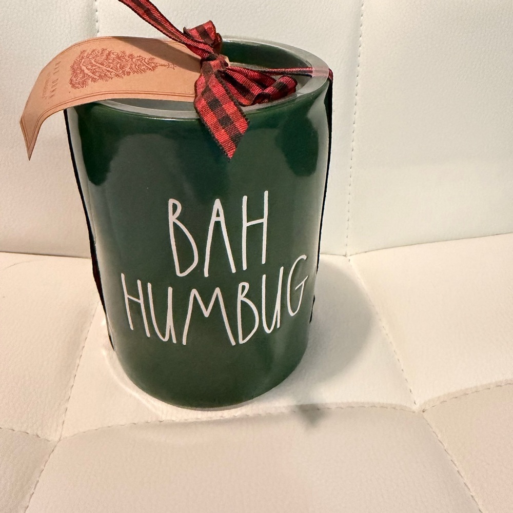 🇺🇸 Rae Dunn “Bah Humbug” Green Candle with Red Ribbon